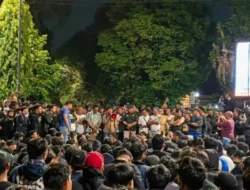 Ribuan Suporter Tuntut Evaluasi Manajemen dan Pengunduran Diri Pelatih, Setelah Kalah 1-2 Dari PSM Makassar